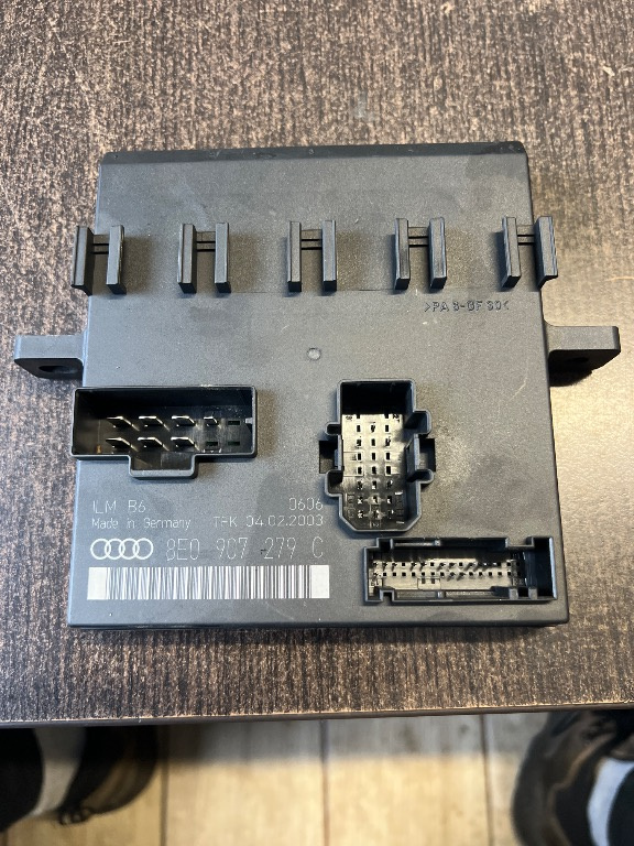 Calculator lumini Audi A4 B6 B7 8E0907279C