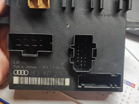 Calculator lumini Audi A4 Cod 8E0907279F