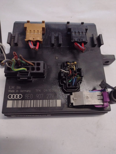Calculator lumini confort Audi A4 - COD 8E0907279F