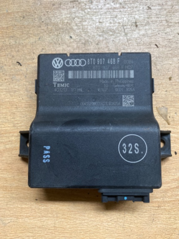 Calculator modul control central can gateway 8T0907468F Skoda Superb 2014