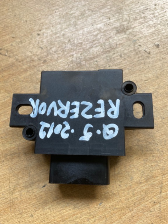 Calculator modul control pompa combustib