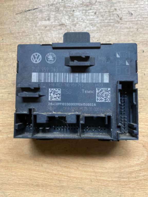 Calculator modul control usa dreapta fata 7N095979