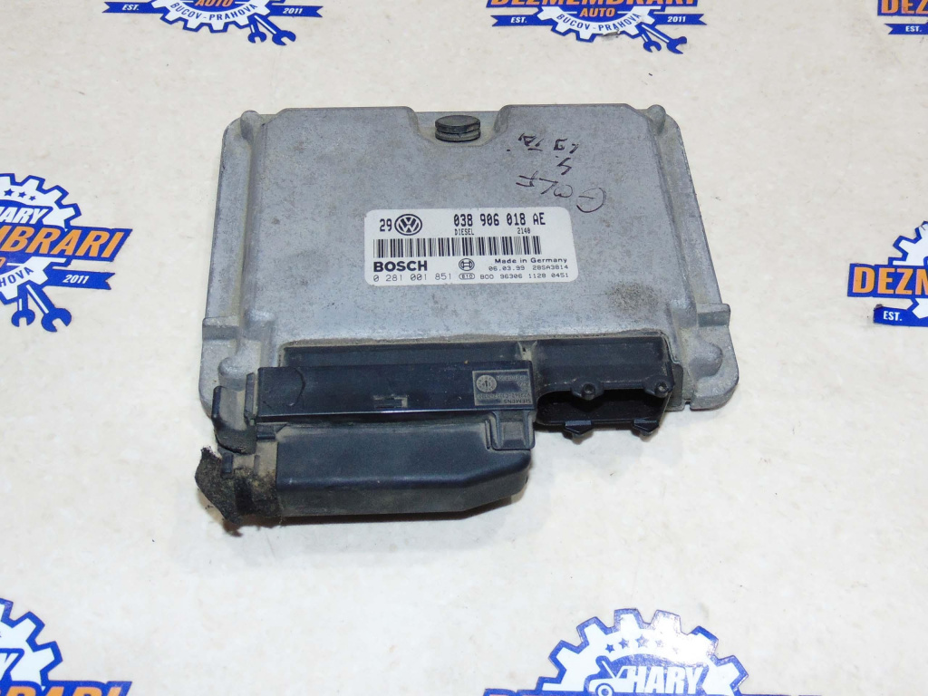 Calculator motor avand codul 038906018AE / 0281001851 / 28SA3814 pentru VW Golf 4 1999