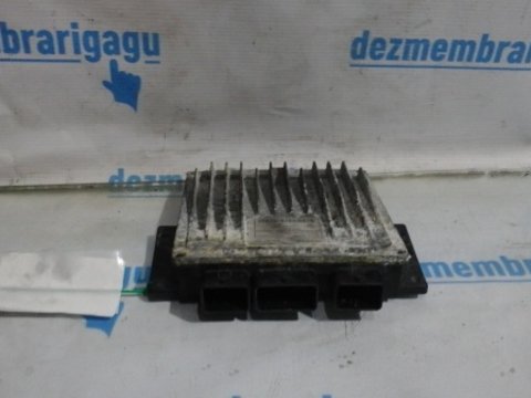 Calculator motor ecm ecu Dacia Logan