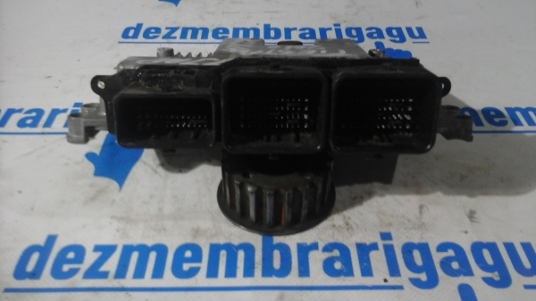 Calculator motor ecm ecu Ford Fiesta VI 