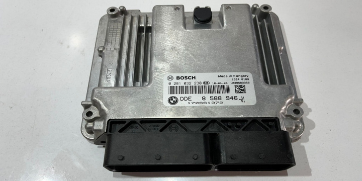 Calculator motor ECU 0281032230 8588946-01 BMW X3 