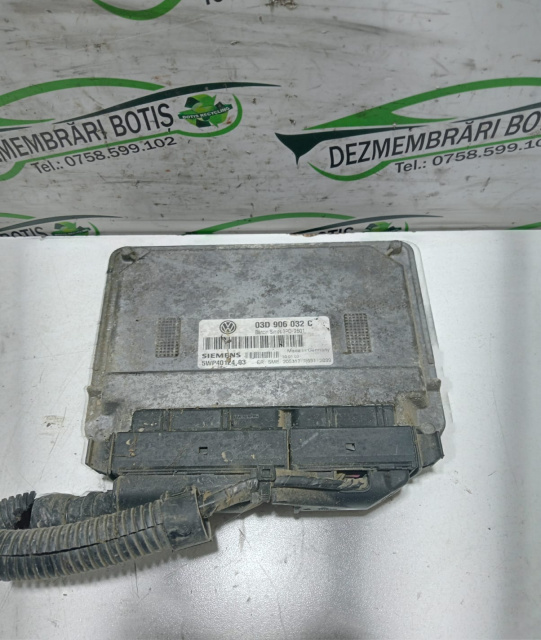 Calculator motor ECU 03D 906 032 C Volkswagen VW Polo 4 9N [2001 - 2005] Hatchback 3-usi 1.2 MT (54 hp)