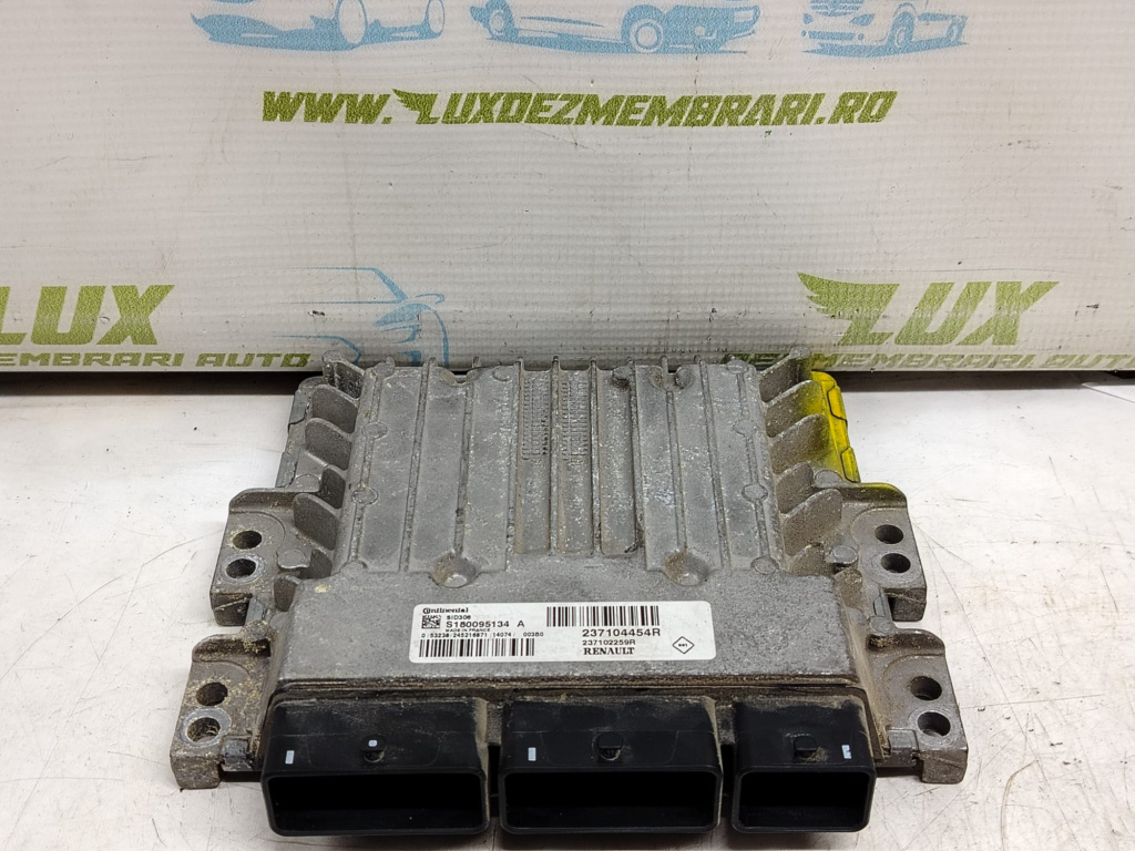 Calculator motor ecu 1.5 dci 237104454r Dacia Dust