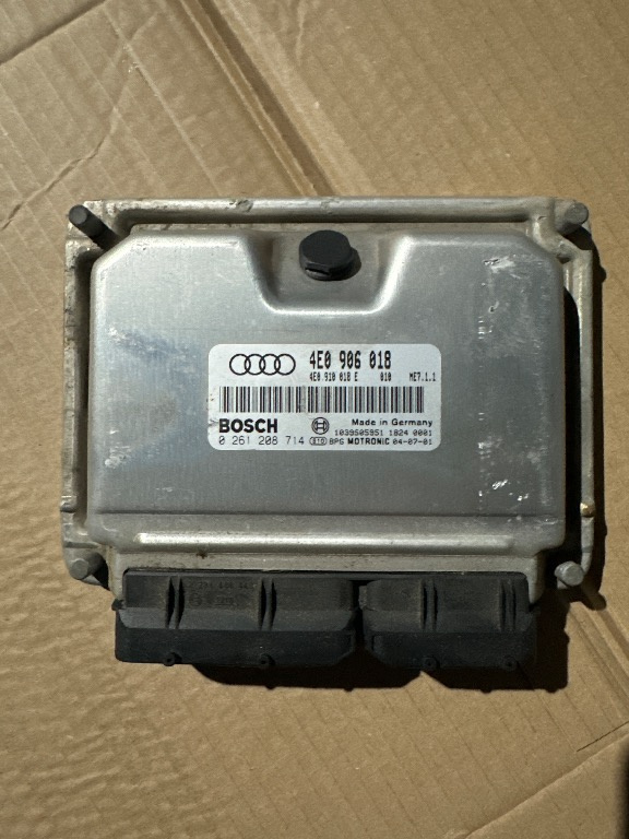 Calculator motor ECU 4E0906018 Audi A8 6.0L Benzina W12