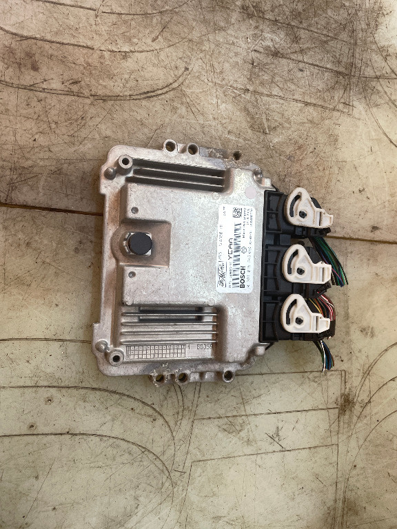 Calculator motor ECU Ford Focus 2 Facelift 1.6 TDCI 74kW 100cp Euro4 2009 - Cod 8M51 12A65 YE