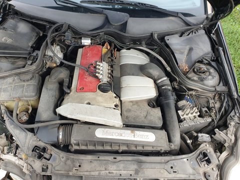 Calculator motor ECU Mercedes C-Class W203 S203 2.0 C200 Kompressor din 2003