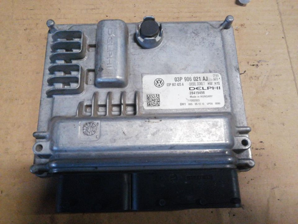 Calculator motor ecu motor Volkswagen Polo 6r 1.2 tdi stare perfecta