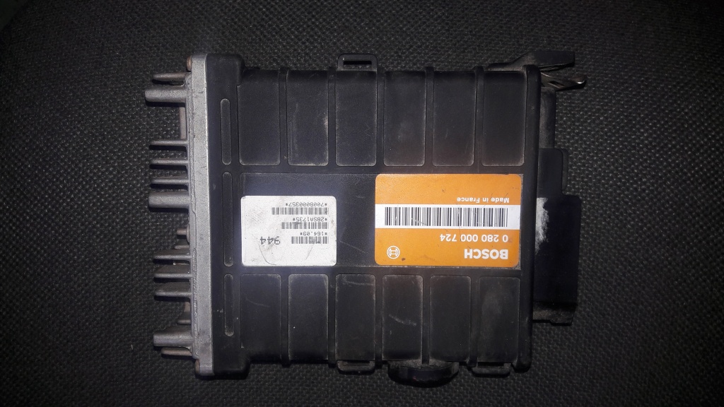 Calculator motor ECU Peugeot 106 BOSCH 0 280 000 724