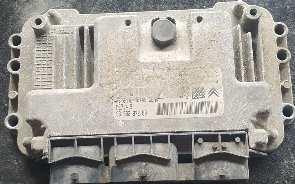 Calculator motor ECU Peugeot 206 0261208839 9658287280