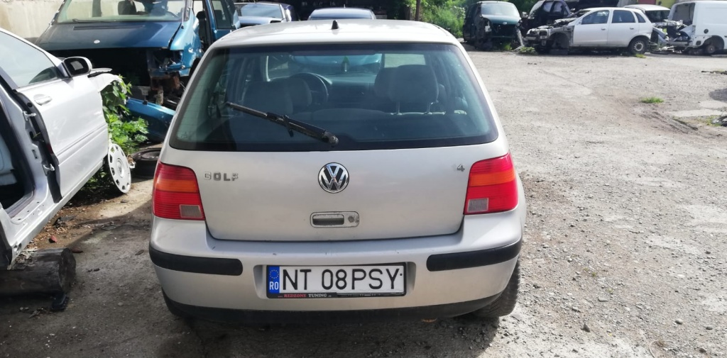 Calculator motor ECU Volkswagen Golf 4 2