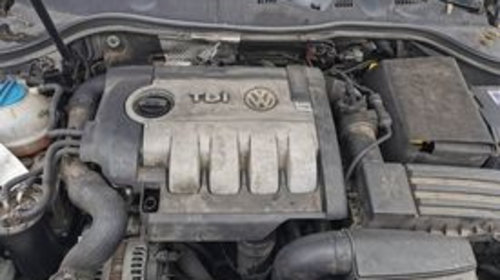 Calculator motor ECU Volkswagen Passat B