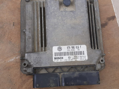 Calculator motor ecu Volkswagen Touareg 2002-2010 070906016F