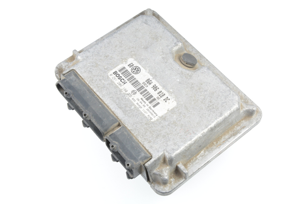 Calculator Motor / ECU VW BORA (1J) 1998 - 2005 Benzina 0261206180, 06A906018DC