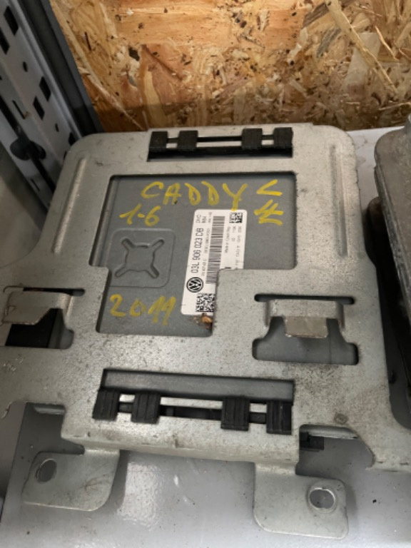 Calculator motor ECU VW Caddy 1.6 TDI CAY 03L906023db