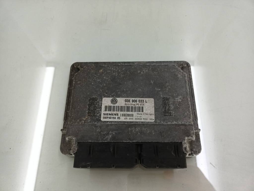 Calculator motor ECU VW POLO 9N AZQ / BME 2001-2007 03E906033L DezP: 19781