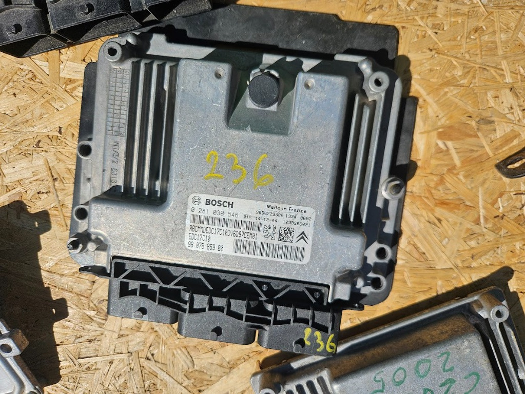 Calculator motor Peugeot 208 1.6HDI din 2014 cod 9666729580 / 0281030546 EDC17C10 9807885980