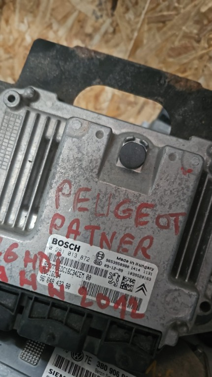 Calculator motor Peugeot Partner 1.6 HDI din 2011 2012 cod 9653958980
