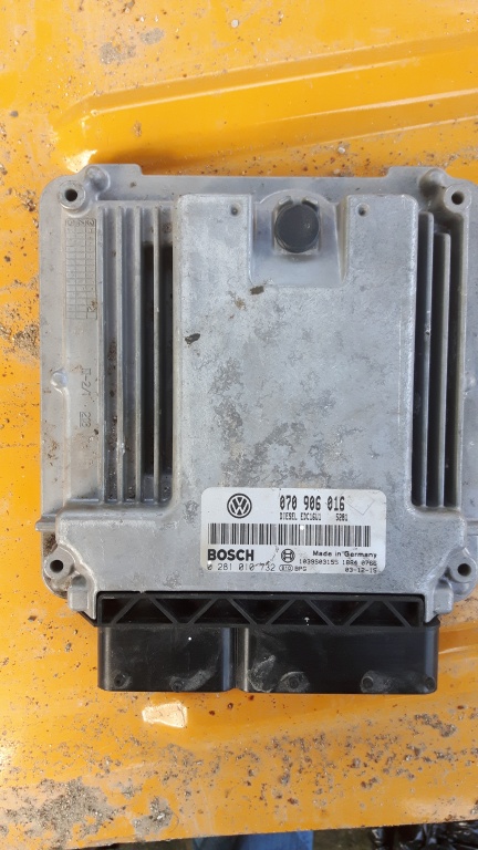 Calculator motor T5 2.5 cod 070906016AJ