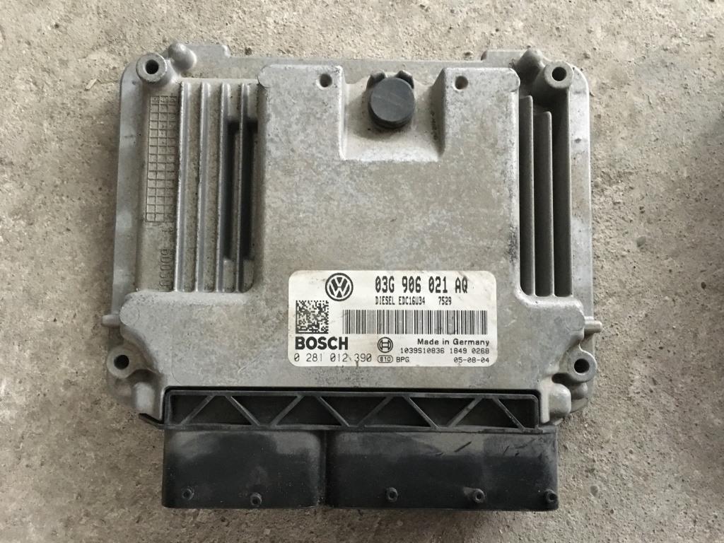 Calculator motor VW Caddy 03G906021AQ 03G 906 021 AQ 0281012390 0 281 012 390