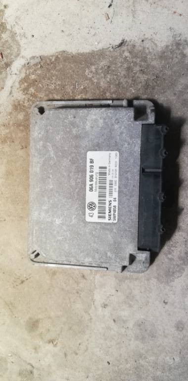 Calculator motor Vw Golf 4 2001 1.6 benzina 06A906