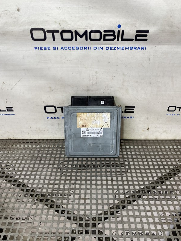Calculator motor Vw Golf 6 (5K1) 1.6 tdi CAY: 03L9