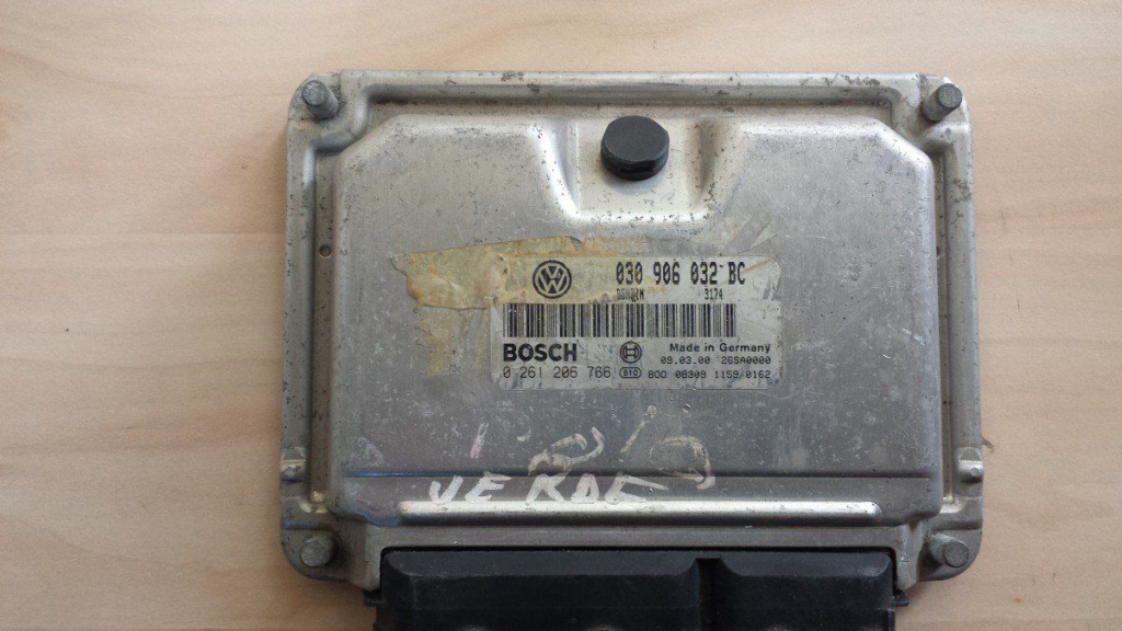 Calculator motor / VW Volkswagen Polo 1, 4 6N?2 030906032BC