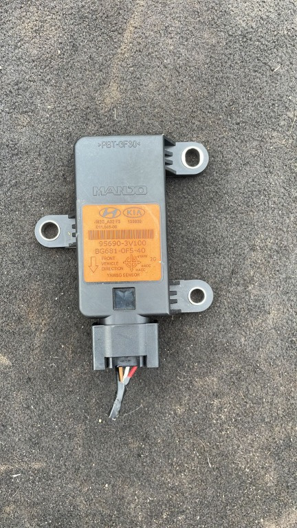 Calculator senzori parcare Hyundai I40 1.7 CRDI 95690-3V100 956903V100
