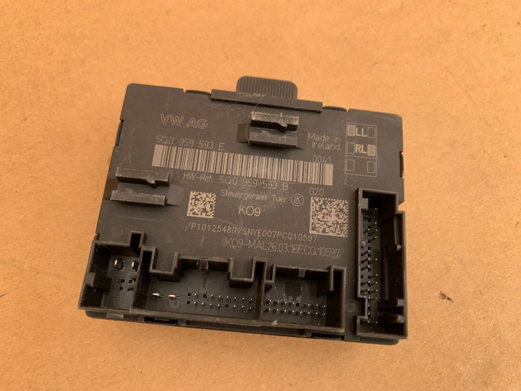 Calculator usa stanga fata VW Golf 7 5Q0959593E 5Q0 959 593 E la 0 km