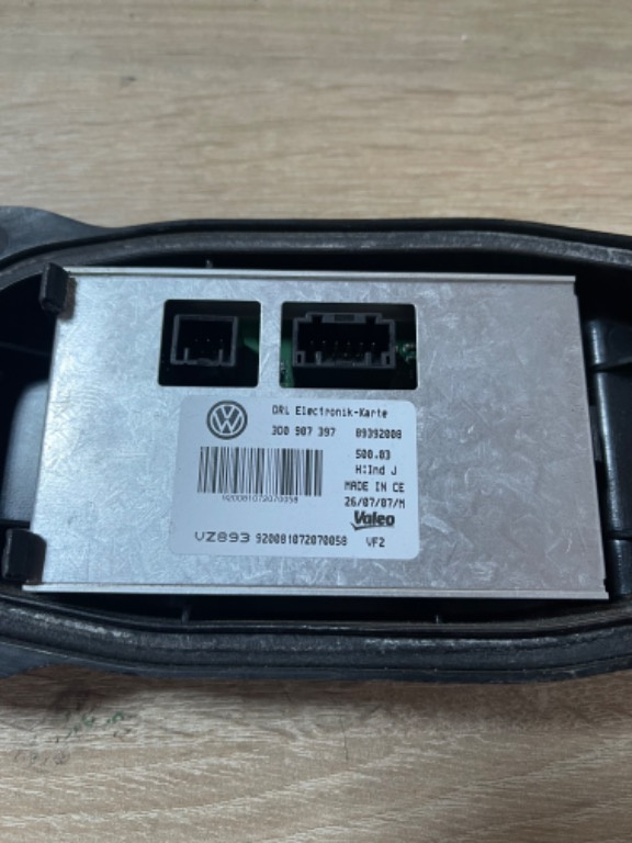 Calculator xenon / lumini de zi Vw Phaeton 3D09073