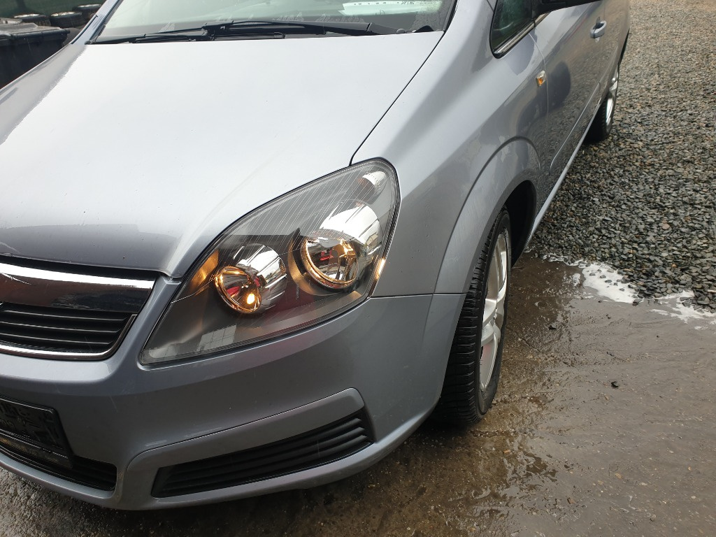 Calorifer radiator caldura Opel Zafira B 2007 Monovolum 6+1 locuri 1.9 cdti