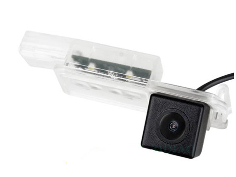 Camera video auto dedicata pentru mersul cu spatele compatibila cu VW CC 2013/Golf 7 unghi 150 de grade night vision 0 lux U2