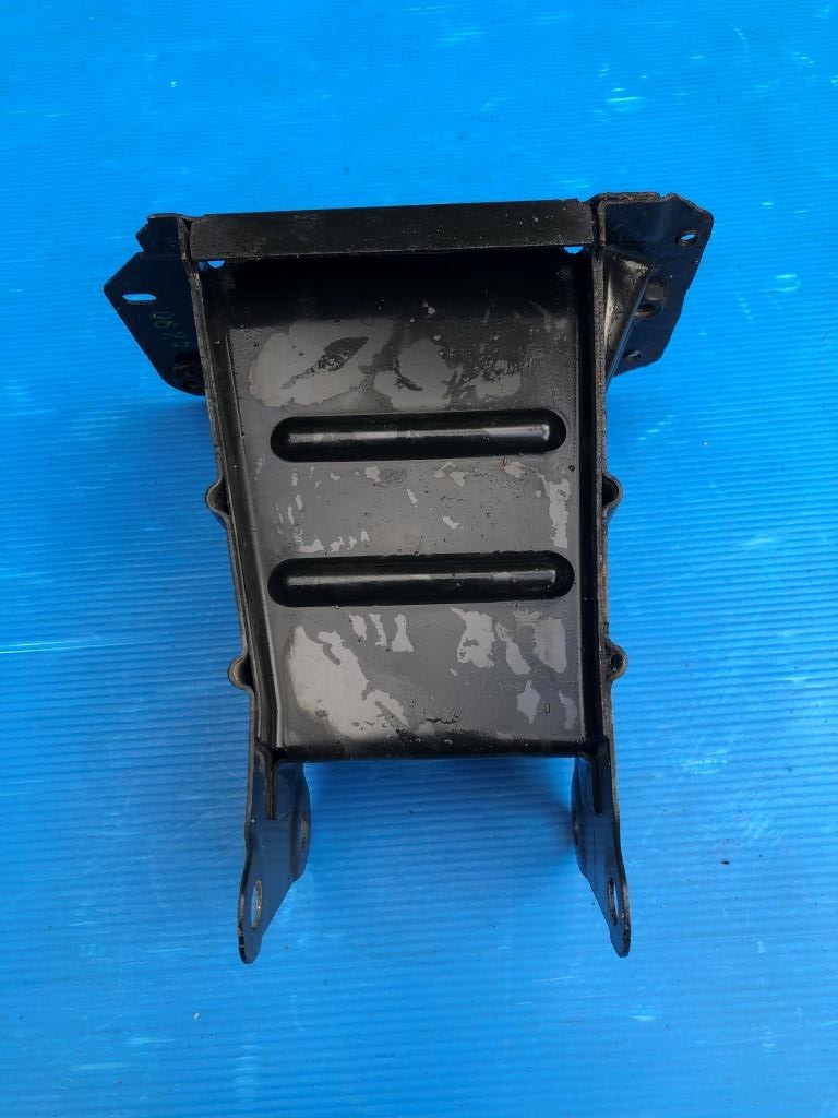 Cap lonjeron stanga Mercedes B Class w24