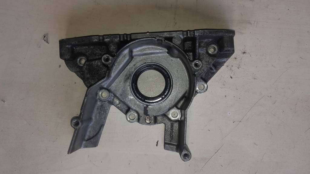 Capac arbore la distributie 038103153q vw passat b6 1.9 tdi bxe 2007