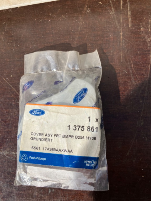 Capac bara fata Ford Fiesta 5 cod 1375861