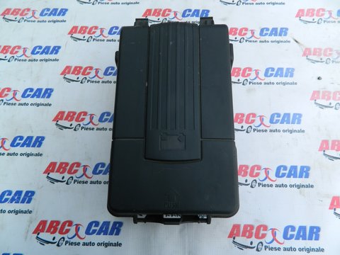 Capac baterie VW Jetta (1K) cod: 3C0915443A model 2009