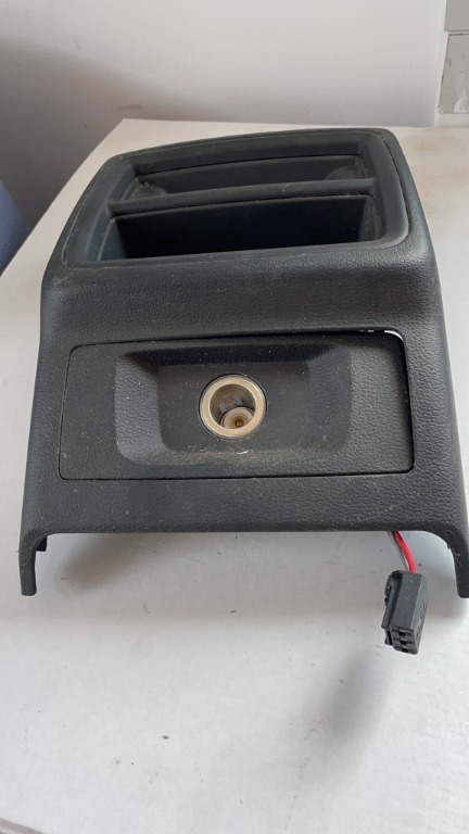 Capac cotiera Audi A4 B9 cod 8w0864376