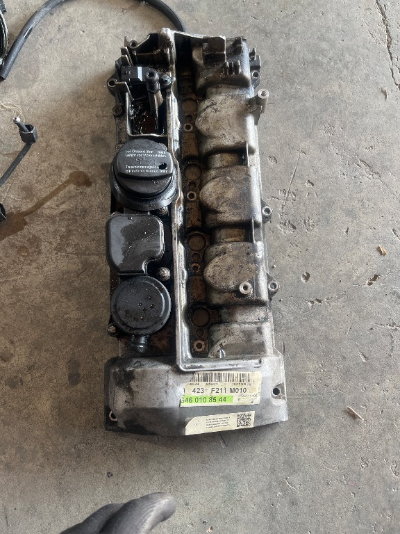 Capac culbutori 2.2 CDI cod A6460161705 Mercedes E Class W211 an 2003 - 2007