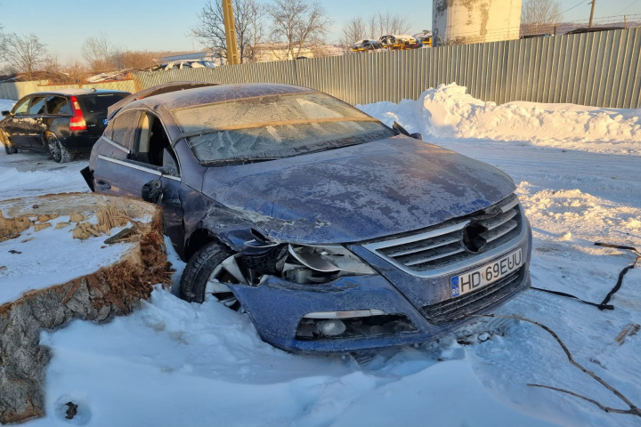 Capac motor 2.0 tdi cbbb 03l103925am Vol
