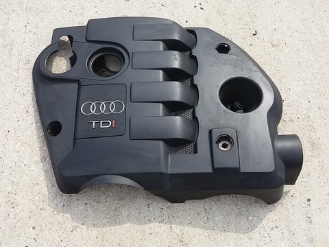 Capac motor cu mic defect Audi A4 B6 1.9 TDi