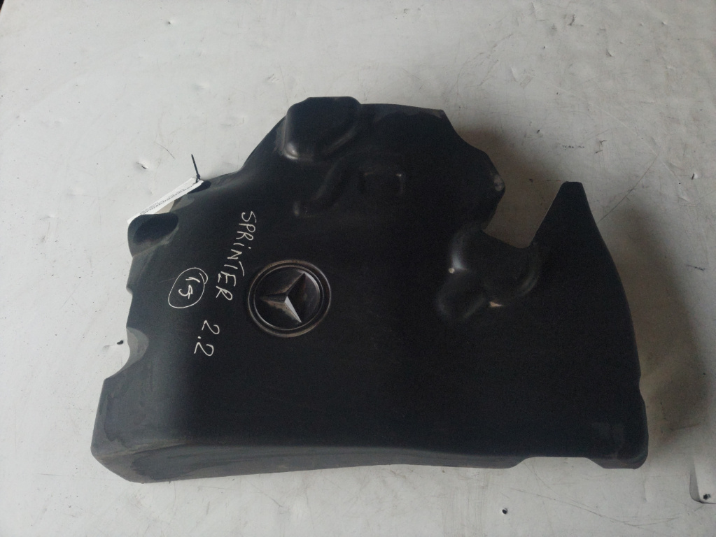 Capac motor Mercedes-benz Vito an 2016 2.2 CDI cod piesa a6510108018