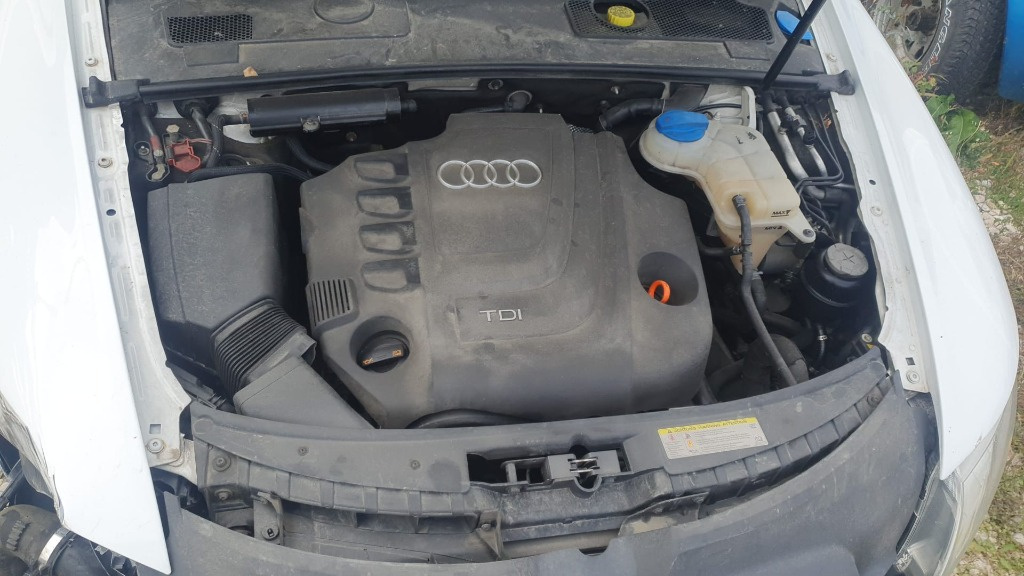 Capac motor protectie Audi A6 C6 2010 AVANT 2.0