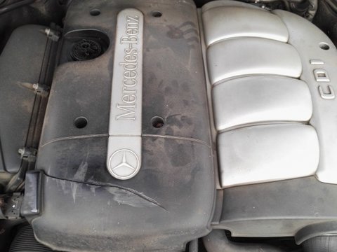 Capac motor protectie Mercedes C-CLASS W203 2002 berlina 2.2