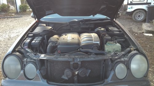 Capac motor protectie Mercedes E-Class W