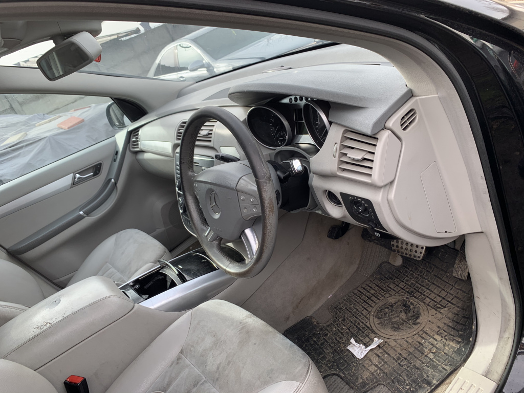 Capac motor protectie Mercedes R-Class W