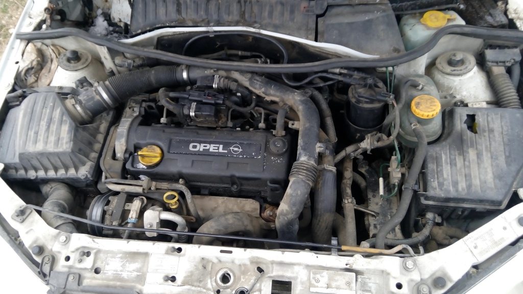 Capac motor protectie Opel Corsa C 2002 